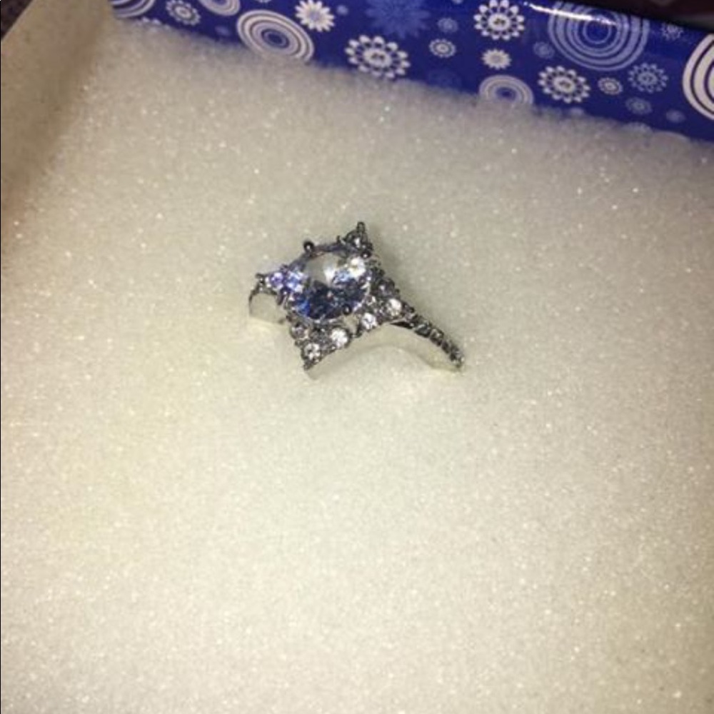 Stunning flower ring